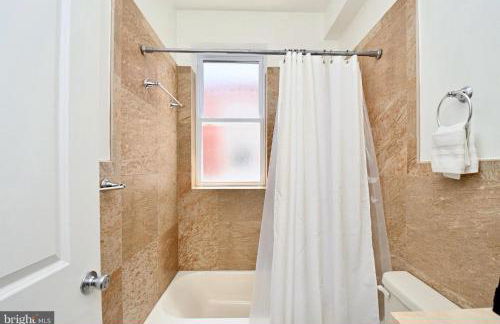 Elegant 5BR home near Capitol Hill! Free Parking! - Foto 31