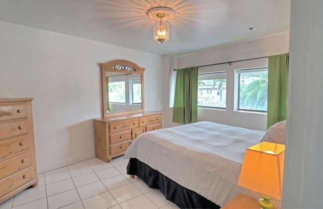 Deluxe Studios and Apartments at the Casablanca - Photo 25