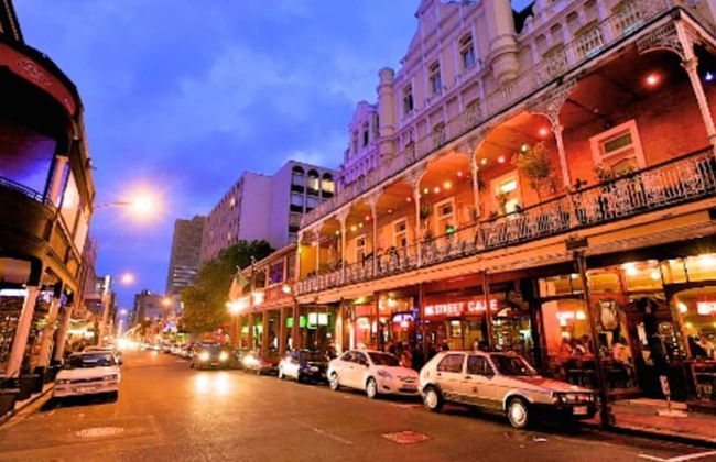 Vibrant and Safe 2 Bedroom Apartment - Photo 28