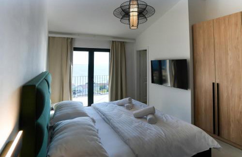 Newly built Villa MarVista with 4 bedrooms,infinity pool & stunning sea and mountain views - Photo 20