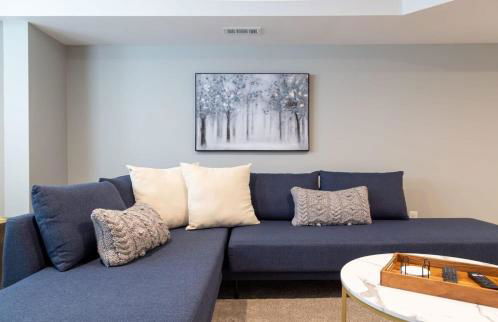 Lovely Modern 3BR-3BA Grove Home ABODEbucks - Photo 40