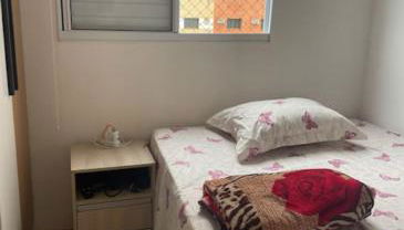 Quarto com cama de casal bem aconchegante - Foto 5