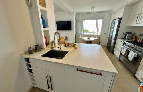 Elegant Beachfront Escape Private & Peaceful - Foto 19