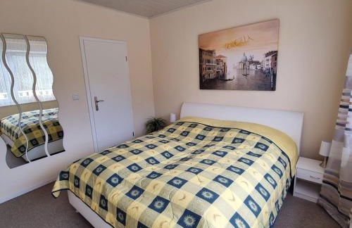 Idyllischer Ferienbungalow in ruhiger Lage mit Pool und großen Garten - Foto 18