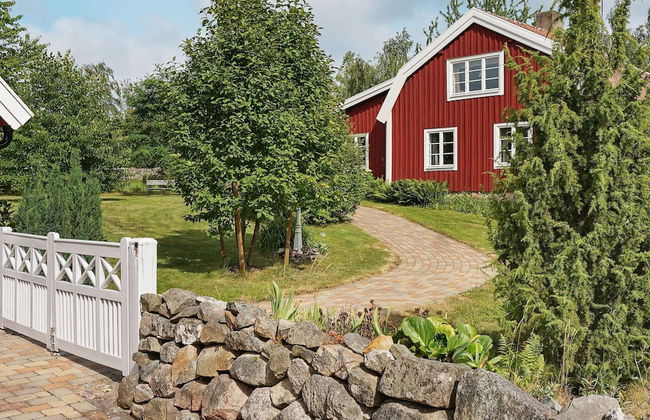 6 Person Holiday Home in Blomstermala - Photo 14