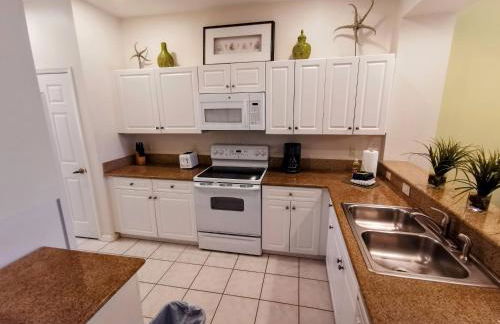 GreenLinks Luxury Villa at Lely Resort Golf - 3 Bedrooms - Photo 12