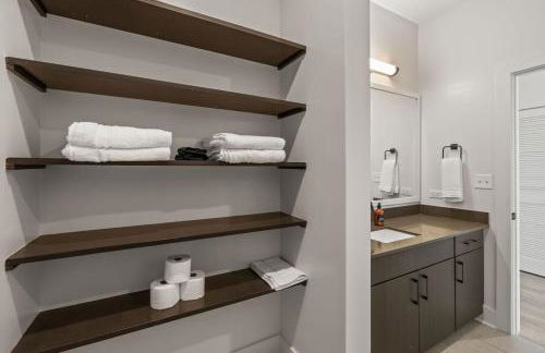 Comfortable Channelside 1BR with Great Perks - Foto 12