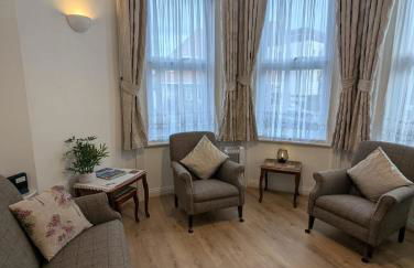 SWANAGE WELL PRESENTED 2 BEDROOM APARTMENT CLOSE to BEACH - Photo 5