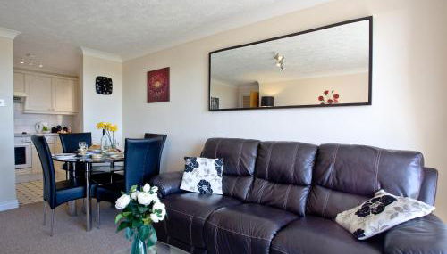 Steps From The Shore - Photo 5