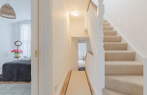 Luxuriously Curated 4BD Home Stoke Newington - Foto 57