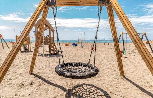 3 Bedroom Nice Apartment In Benajarafe - Photo 17