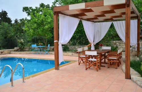 Allaria Villa Traditional Villa - Photo 24