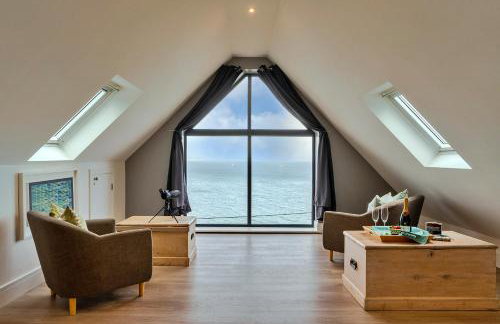 Finest Retreats - Blue Seas - Photo 1