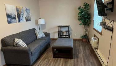 201 E Veterans Street Apt B - Photo 3