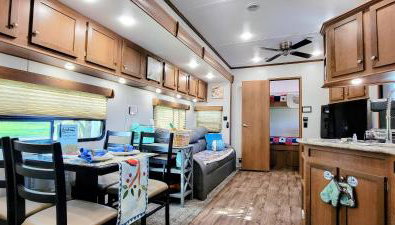 Bird House, Romance Glamping Pup Paradise Near River ADA - Foto 1