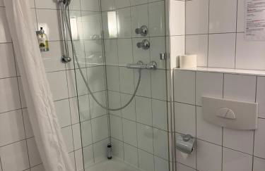 Hotel U Mülheim Free Parking Highspeed WiFi - Foto 17