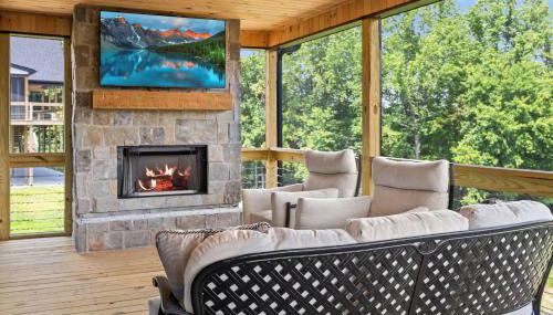 NEW Spacious Clarkson Getaway w Games & Yard - Foto 3