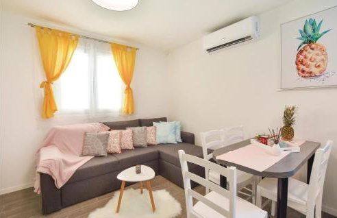 Two-Bedroom Holiday Home In Blato Na Cetini - Photo 18