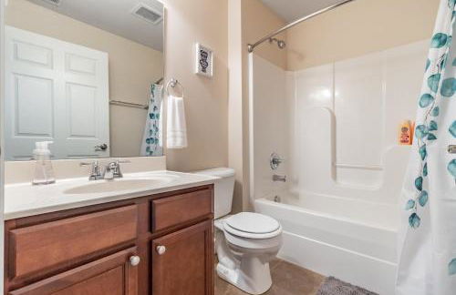 ConTemporary Stay in Central Peoria - Foto 7