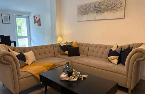 Spacious Bungalow in St Helens, 1-Min Drive to Carr Mill Bridge - Foto 3