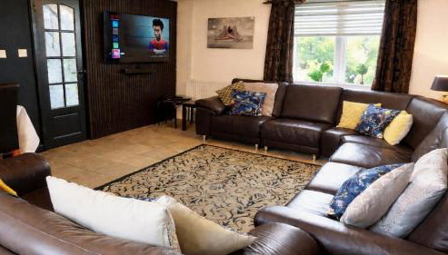 The Shakespeare Lodge - Sleeps up to 12 - 2 HOT TUBS - Foto 4