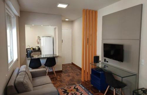 Belo apartamento quarto e sala bem localizado - Foto 1