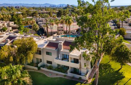 Resort Style Living In Phoenix's Most Exclusive Gated Community! - Foto 17