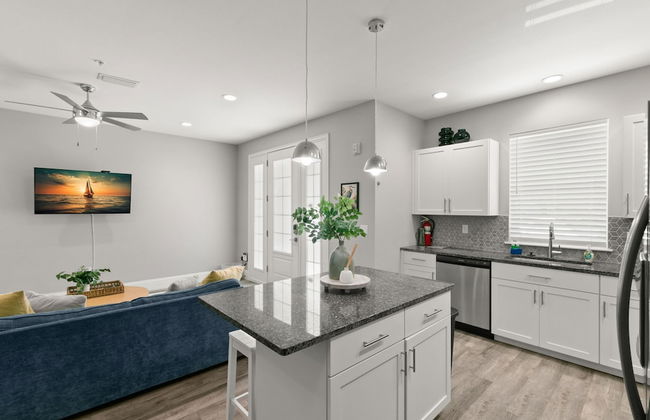 NEW Canopy Cabana Luxury Downtown Apt - Foto 12