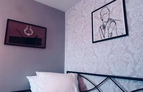 The Twin Flats, Audrey and Far East Escape - Foto 17