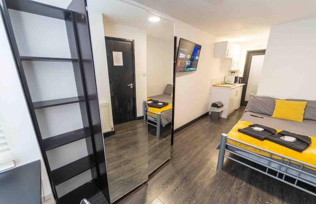 Cosy Ensuite Style Studio Close to University! - Photo 16