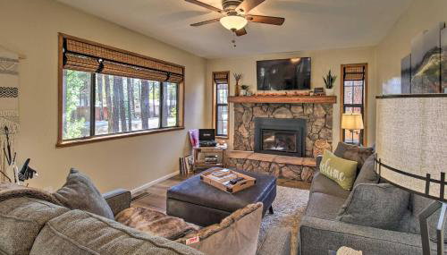 Fireplace, Deck and Grill Pinetop Cabin Rental! - Foto 3