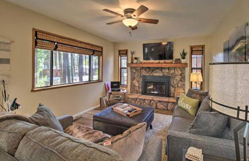 Fireplace, Deck and Grill Pinetop Cabin Rental! - Foto 3