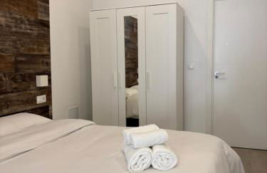 HERMOSO PISO a 3 min de la ESTACION DE BUS Y TREN AVE - Photo 1