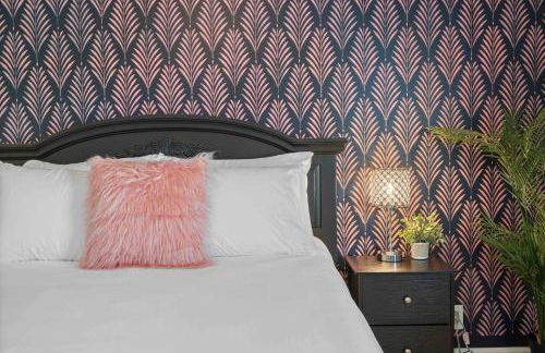 ~Spacious / Cozy / Sleeps 8+ Near MTSU and Siegel - Foto 1