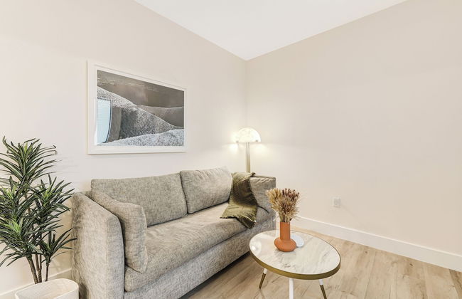 Roami at The Palace - Photo 41