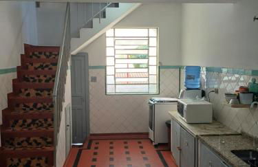 Linda Casa para grupo/ 1km da Expo SP /500m metrô - Foto 6