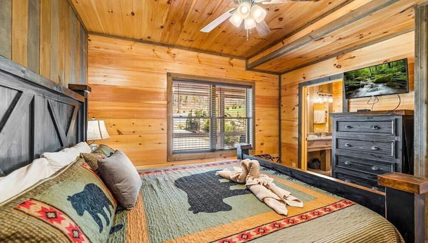 Bearfoot Landing - Photo 4, Room