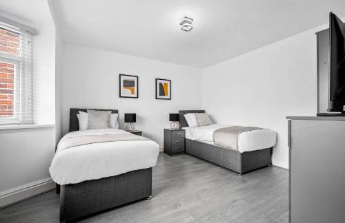 5 bedroom house Solihull 10 mins drive from BHX & NEC Private off road parking - Foto 13