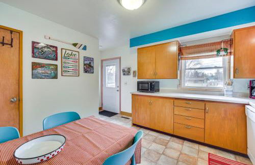 Birchwood Cottage with Red Cedar Lake Access! - Foto 8