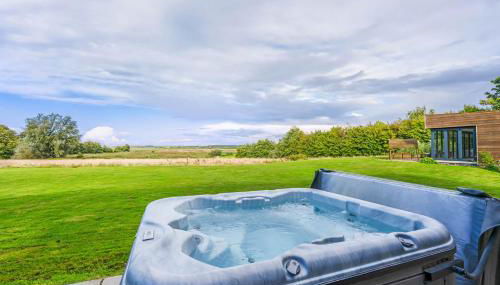 Seven Space - Willow Barn, Hot Tub & Scenic Rural Retreat - Foto 2, Garden view