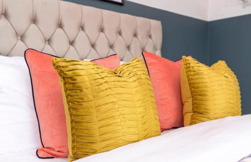 Stunning Bishop Auckland House with 5-bedrooms & 8 Beds Sleeps 12 with Free Parking by PureStay - Foto 28