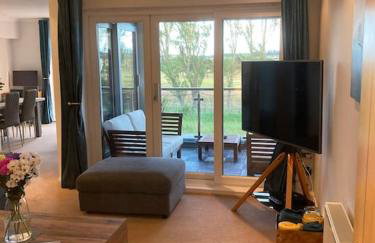 Beautiful 2 bedroom flat overlooking golf course - Foto 12