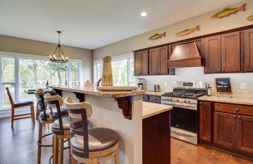 Flippin Home with Deck and Grill Steps to White River - Foto 7