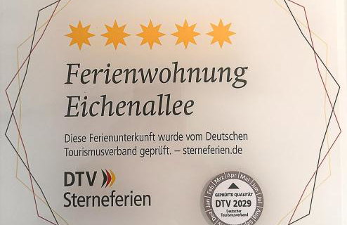Traumhafte Ferienwohnung am Park, großer Balkon, voll ausgestattete Küche, Schreibtisch, WiFi, Smart TV, Carport, Wallbox, Fahrräder - Foto 5