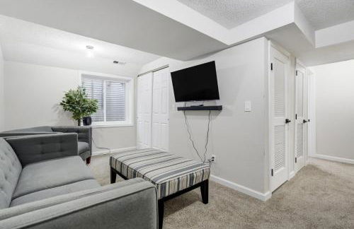 Modern 6BR Home in Briargate - Foto 36