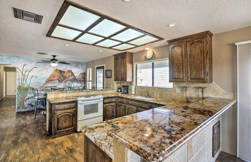 Bullhead City Home w/ Private Pool, Hot Tub & View - Foto 7