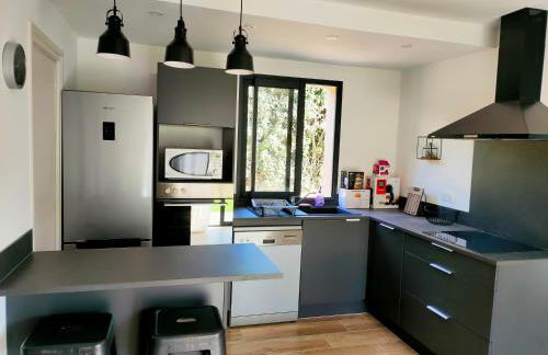 Jardin et 2 chambres centre St Florent - Foto 8