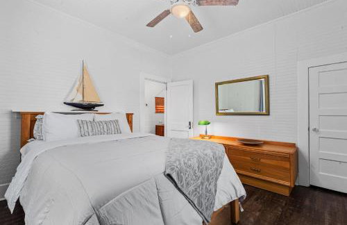 Cozy Downtown Seneca Bungalow - Foto 4