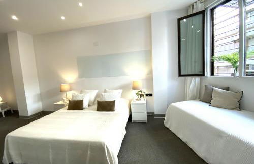 Impecable, nuevo, cómodo, frente al metro Colombia - Photo 12