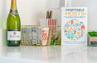 Jungle House Luxury Homes - Columbus Downtown Short North - Walk to Convention Center & Nationwide Arena - Sleeps up to 8 - Free Parking - Over 5,800 Five Stars - Foto 29